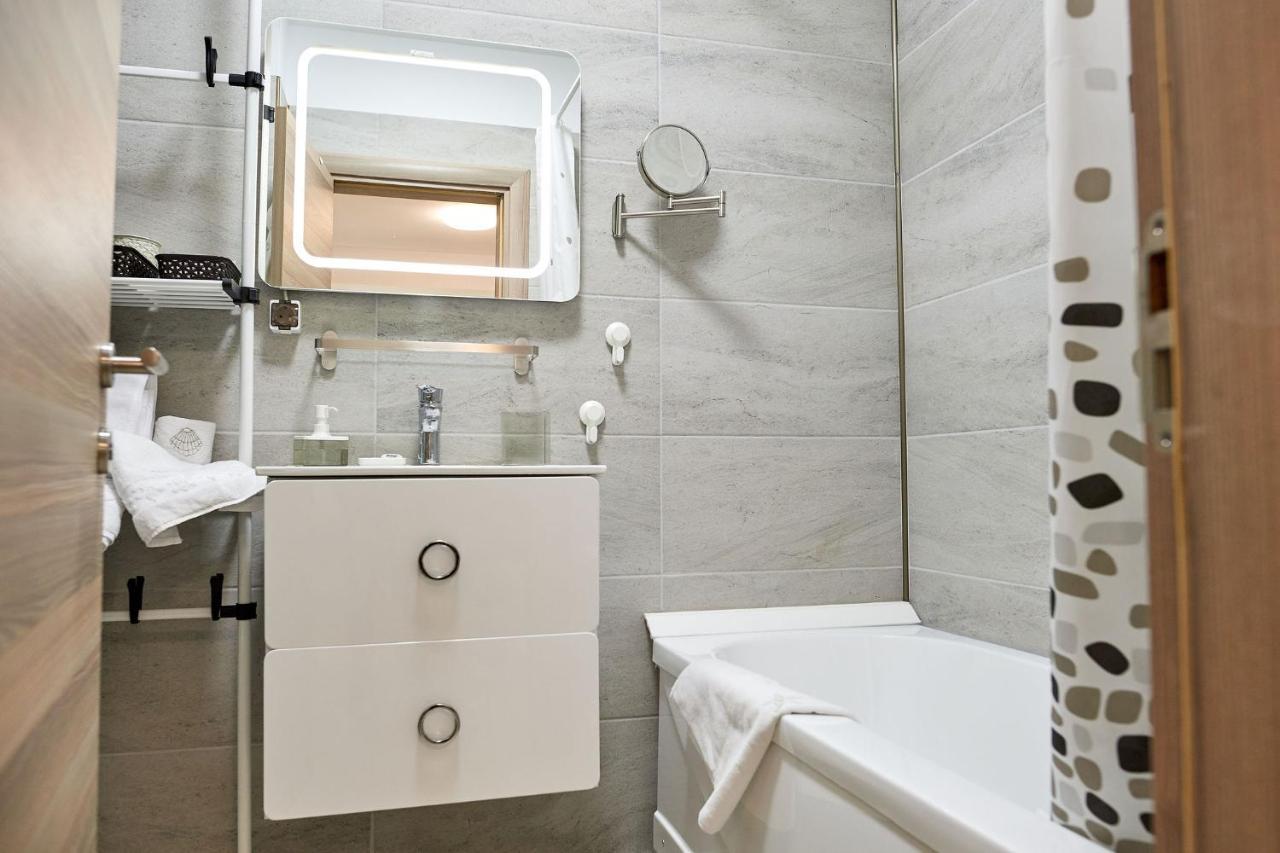 Crystal 26 Apartment - Spa Pool Beach Resort นาโวดาริ ภายนอก รูปภาพ